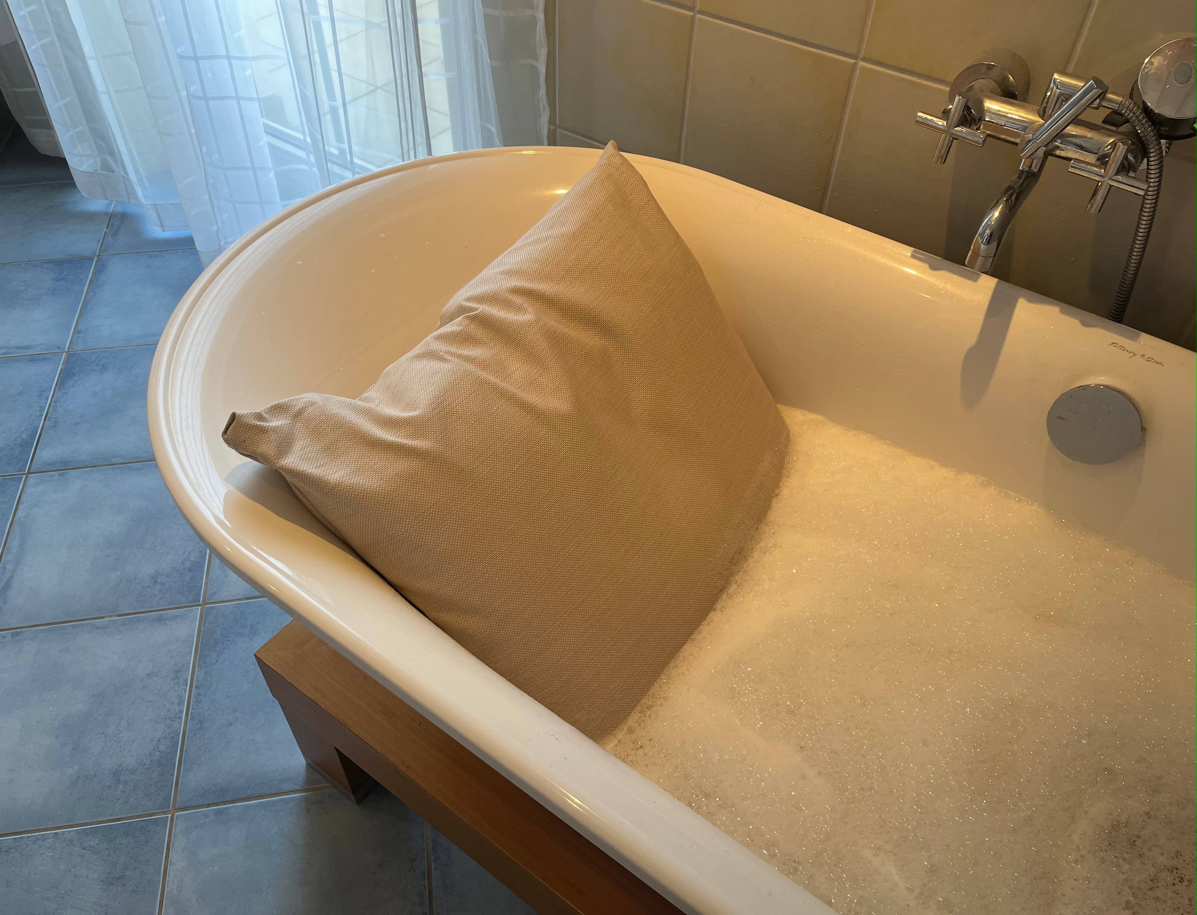 Badesofa aus “Die Höhle der Löwen” im Test: Ist es seinen Preis wert?